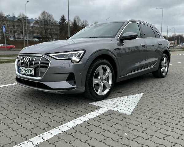 Сірий Ауді E-Tron, об'ємом двигуна 0 л та пробігом 45 тис. км за 38900 $, фото 4 на Automoto.ua