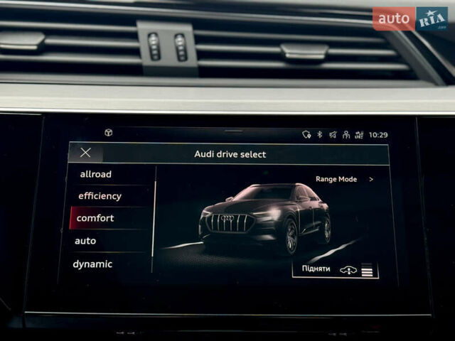 Сірий Ауді E-Tron, об'ємом двигуна 0 л та пробігом 59 тис. км за 45999 $, фото 46 на Automoto.ua