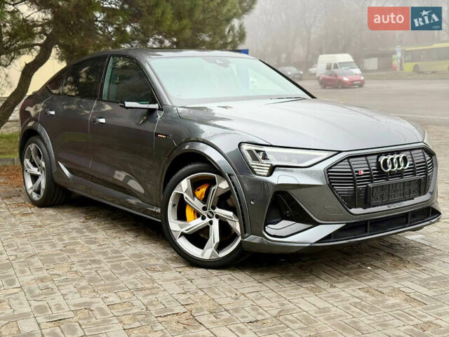 Серый Ауди E-Tron, объемом двигателя 0 л и пробегом 37 тыс. км за 49500 $, фото 17 на Automoto.ua