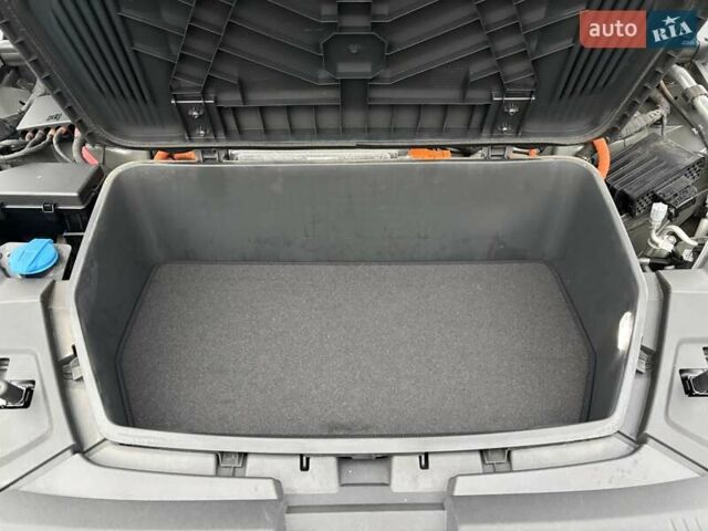 Серый Ауди E-Tron, объемом двигателя 0 л и пробегом 25 тыс. км за 44900 $, фото 25 на Automoto.ua