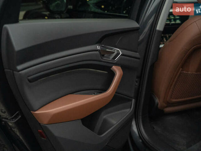 Сірий Ауді E-Tron, об'ємом двигуна 0 л та пробігом 64 тис. км за 37900 $, фото 45 на Automoto.ua