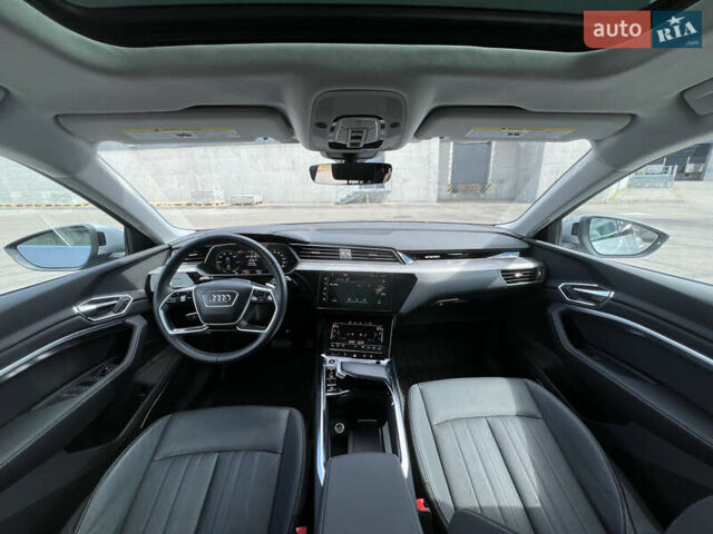 Сірий Ауді E-Tron, об'ємом двигуна 0 л та пробігом 22 тис. км за 48490 $, фото 27 на Automoto.ua