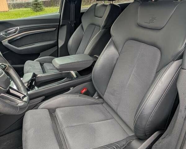 Серый Ауди E-Tron, объемом двигателя 0 л и пробегом 41 тыс. км за 43500 $, фото 10 на Automoto.ua