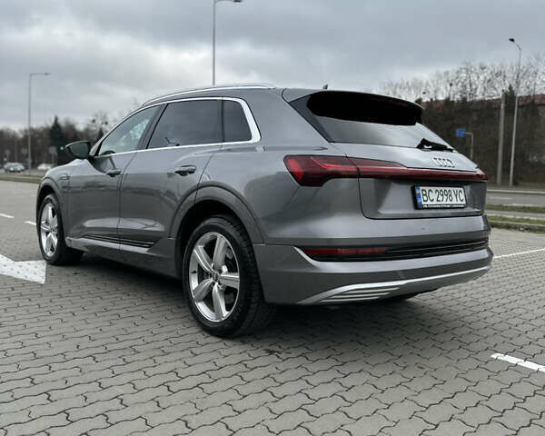 Сірий Ауді E-Tron, об'ємом двигуна 0 л та пробігом 45 тис. км за 38900 $, фото 8 на Automoto.ua
