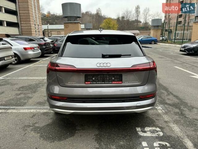 Серый Ауди E-Tron, объемом двигателя 0 л и пробегом 112 тыс. км за 31900 $, фото 15 на Automoto.ua
