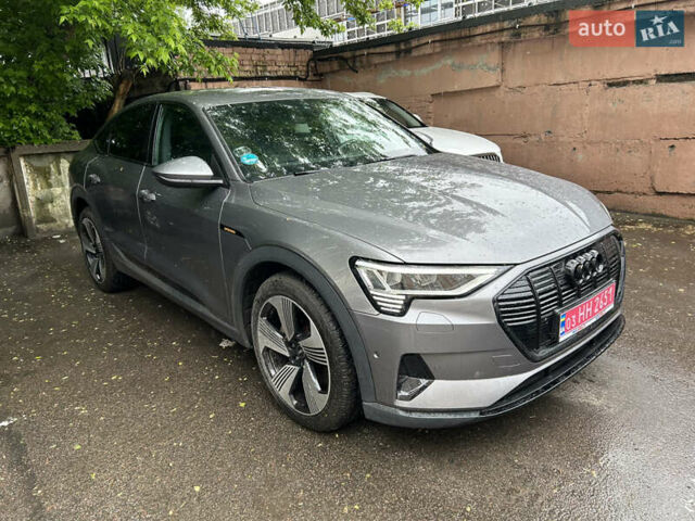 Серый Ауди E-Tron, объемом двигателя 0 л и пробегом 44 тыс. км за 38700 $, фото 3 на Automoto.ua
