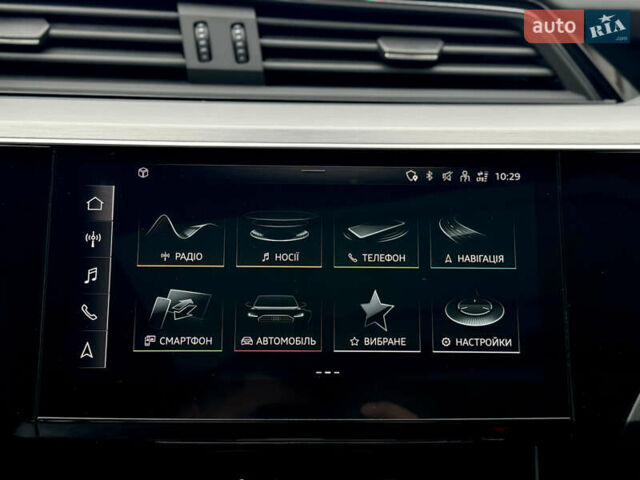 Сірий Ауді E-Tron, об'ємом двигуна 0 л та пробігом 59 тис. км за 45999 $, фото 47 на Automoto.ua