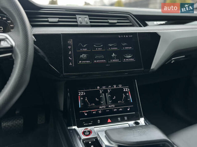 Сірий Ауді E-Tron, об'ємом двигуна 0 л та пробігом 22 тис. км за 49999 $, фото 68 на Automoto.ua