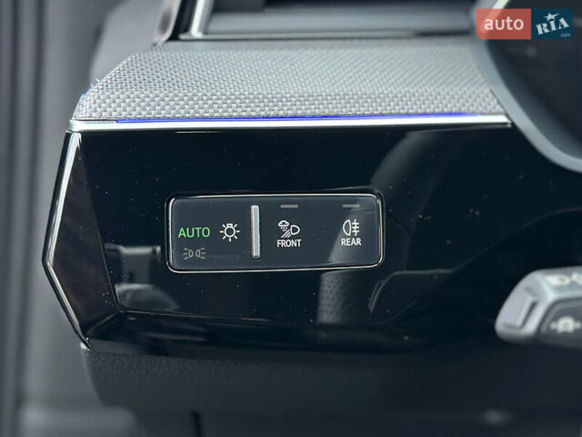 Серый Ауди E-Tron, объемом двигателя 0 л и пробегом 48 тыс. км за 49999 $, фото 48 на Automoto.ua