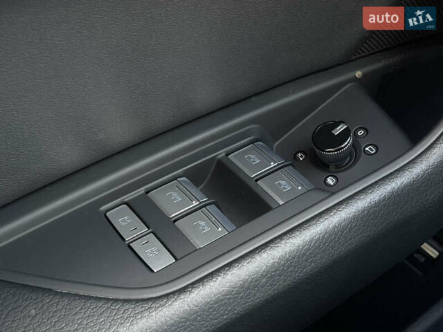 Серый Ауди E-Tron, объемом двигателя 0 л и пробегом 32 тыс. км за 42131 $, фото 54 на Automoto.ua