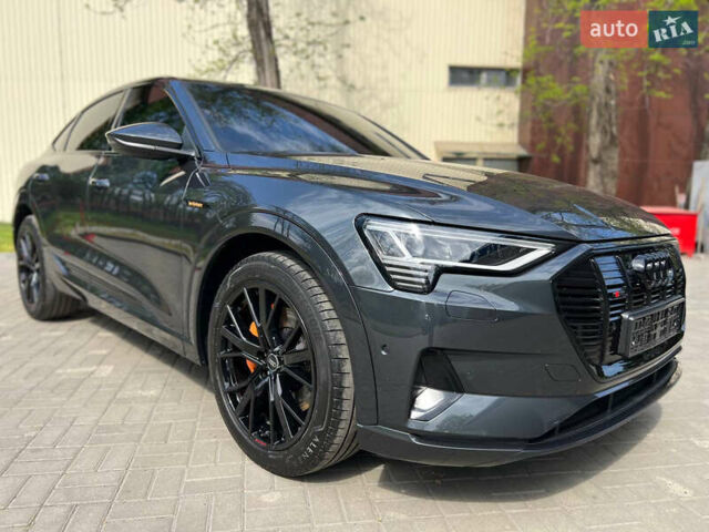 Серый Ауди E-Tron, объемом двигателя 0 л и пробегом 15 тыс. км за 42500 $, фото 5 на Automoto.ua