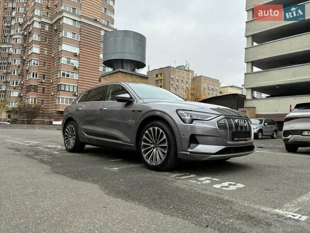 Серый Ауди E-Tron, объемом двигателя 0 л и пробегом 112 тыс. км за 31900 $, фото 8 на Automoto.ua