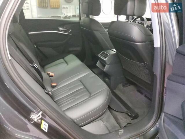 Сірий Ауді E-Tron, об'ємом двигуна 0 л та пробігом 87 тис. км за 40400 $, фото 6 на Automoto.ua