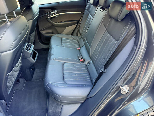 Серый Ауди E-Tron, объемом двигателя 0 л и пробегом 84 тыс. км за 39999 $, фото 39 на Automoto.ua