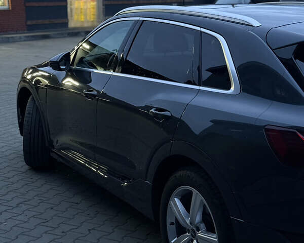 Серый Ауди E-Tron, объемом двигателя 0 л и пробегом 45 тыс. км за 42000 $, фото 4 на Automoto.ua