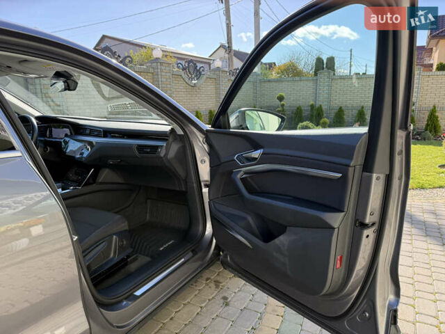 Серый Ауди E-Tron, объемом двигателя 0 л и пробегом 90 тыс. км за 33000 $, фото 72 на Automoto.ua