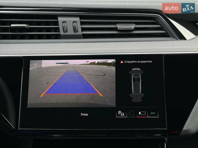 Серый Ауди E-Tron, объемом двигателя 0 л и пробегом 104 тыс. км за 39820 $, фото 56 на Automoto.ua