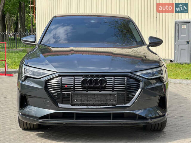 Серый Ауди E-Tron, объемом двигателя 0 л и пробегом 15 тыс. км за 42500 $, фото 1 на Automoto.ua