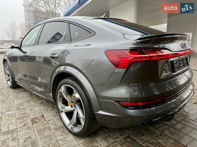 Серый Ауди E-Tron, объемом двигателя 0 л и пробегом 37 тыс. км за 49500 $, фото 15 на Automoto.ua