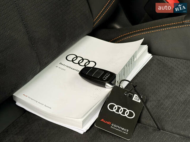 Серый Ауди E-Tron, объемом двигателя 0 л и пробегом 104 тыс. км за 39820 $, фото 51 на Automoto.ua