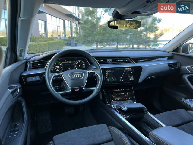 Серый Ауди E-Tron, объемом двигателя 0 л и пробегом 18 тыс. км за 42500 $, фото 37 на Automoto.ua