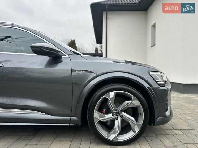 Сірий Ауді E-Tron, об'ємом двигуна 0 л та пробігом 48 тис. км за 49999 $, фото 2 на Automoto.ua