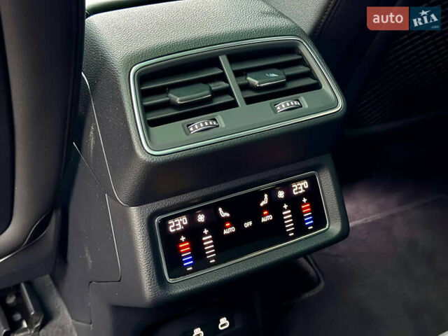 Серый Ауди E-Tron, объемом двигателя 0 л и пробегом 39 тыс. км за 44500 $, фото 34 на Automoto.ua