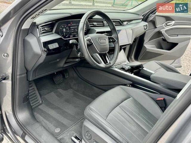Ауди E-Tron 2022 в Хмельницком на Automoto.ua Серый Ауди E-Tron, объемом двигателя 0 л и пробегом 82 тыс. км за 39999 $, фото 11 на Automoto.ua