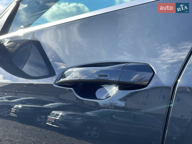 Серый Ауди E-Tron, объемом двигателя 0 л и пробегом 32 тыс. км за 42131 $, фото 15 на Automoto.ua