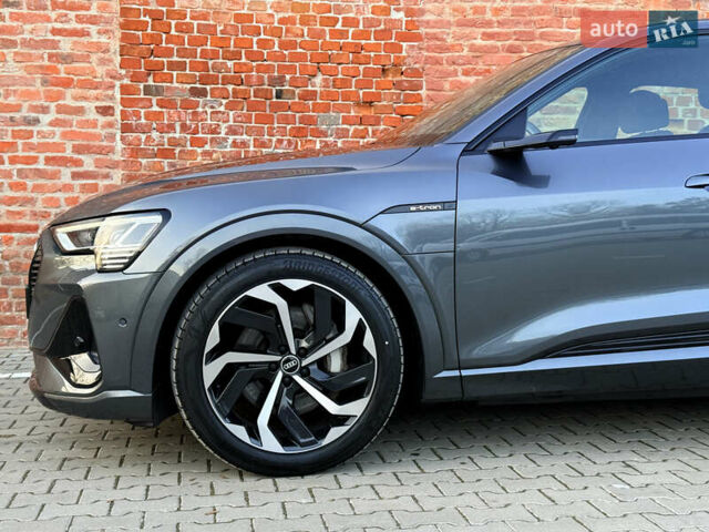 Серый Ауди E-Tron, объемом двигателя 0 л и пробегом 84 тыс. км за 39999 $, фото 12 на Automoto.ua
