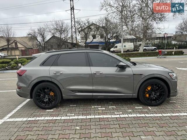 Серый Ауди E-Tron, объемом двигателя 0 л и пробегом 25 тыс. км за 44900 $, фото 6 на Automoto.ua