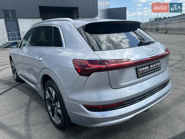 Сірий Ауді E-Tron, об'ємом двигуна 0 л та пробігом 22 тис. км за 48490 $, фото 6 на Automoto.ua