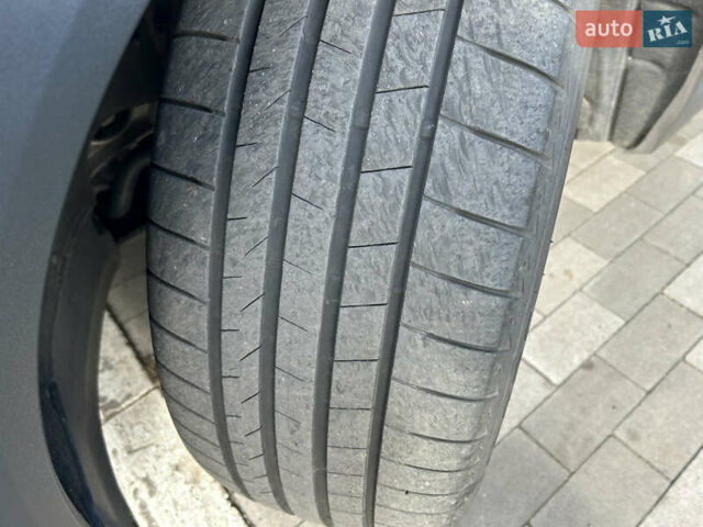 Серый Ауди E-Tron, объемом двигателя 0 л и пробегом 38 тыс. км за 36300 $, фото 31 на Automoto.ua