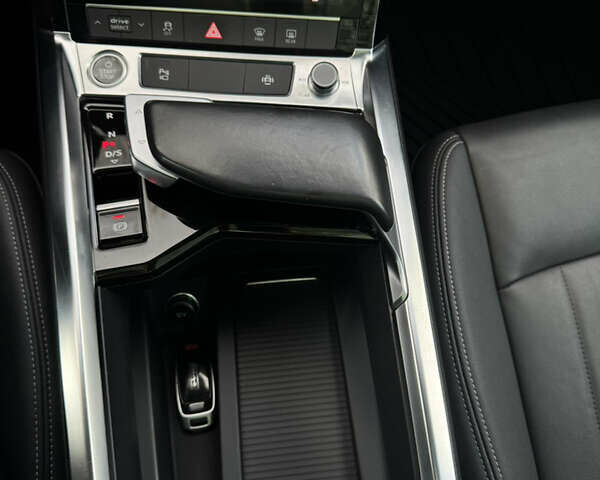 Серый Ауди E-Tron, объемом двигателя 0 л и пробегом 145 тыс. км за 29500 $, фото 75 на Automoto.ua