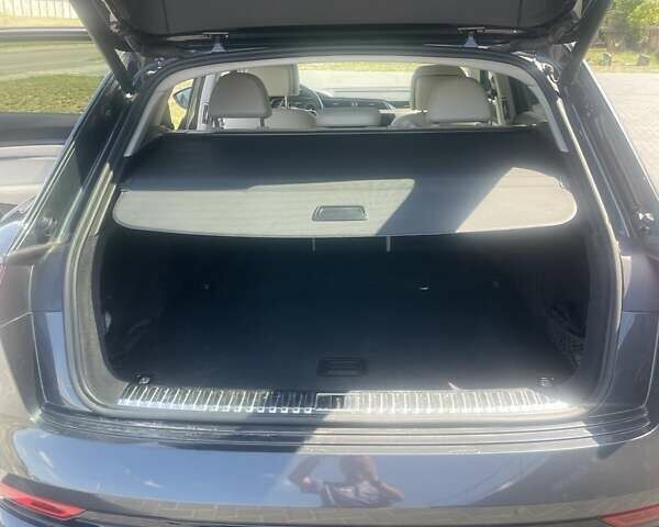 Сірий Ауді E-Tron, об'ємом двигуна 0 л та пробігом 26 тис. км за 34000 $, фото 9 на Automoto.ua