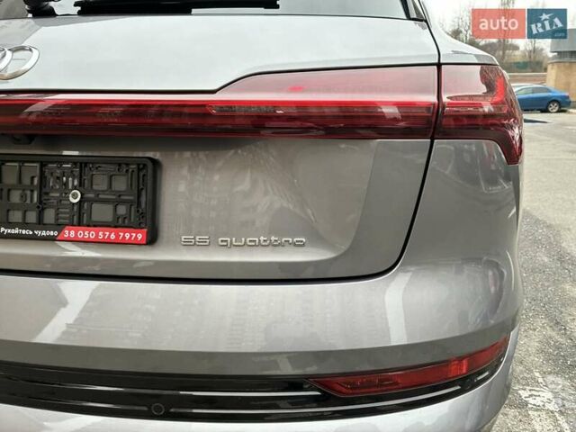 Серый Ауди E-Tron, объемом двигателя 0 л и пробегом 112 тыс. км за 31900 $, фото 41 на Automoto.ua
