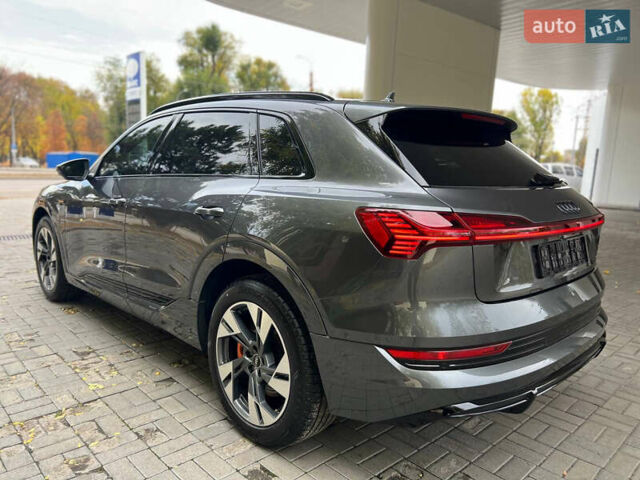 Серый Ауди E-Tron, объемом двигателя 0 л и пробегом 32 тыс. км за 43500 $, фото 17 на Automoto.ua