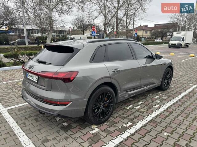Серый Ауди E-Tron, объемом двигателя 0 л и пробегом 25 тыс. км за 44900 $, фото 5 на Automoto.ua