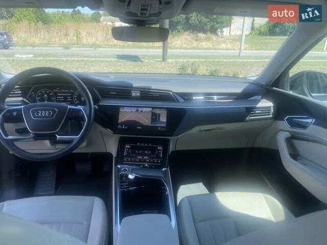 Сірий Ауді E-Tron, об'ємом двигуна 0 л та пробігом 26 тис. км за 34000 $, фото 3 на Automoto.ua