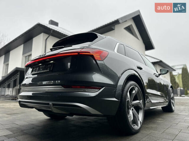 Серый Ауди E-Tron, объемом двигателя 0 л и пробегом 48 тыс. км за 49999 $, фото 5 на Automoto.ua
