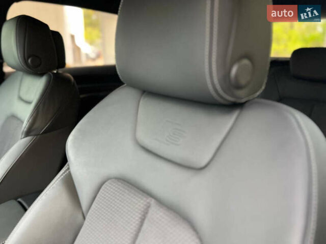 Серый Ауди E-Tron, объемом двигателя 0 л и пробегом 32 тыс. км за 43500 $, фото 28 на Automoto.ua