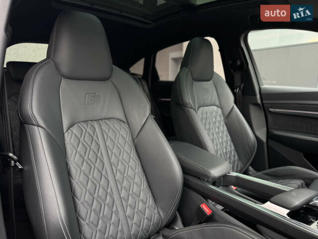 Серый Ауди E-Tron, объемом двигателя 0 л и пробегом 59 тыс. км за 44999 $, фото 41 на Automoto.ua