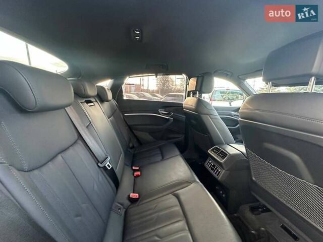 Сірий Ауді E-Tron, об'ємом двигуна 0 л та пробігом 27 тис. км за 53990 $, фото 21 на Automoto.ua