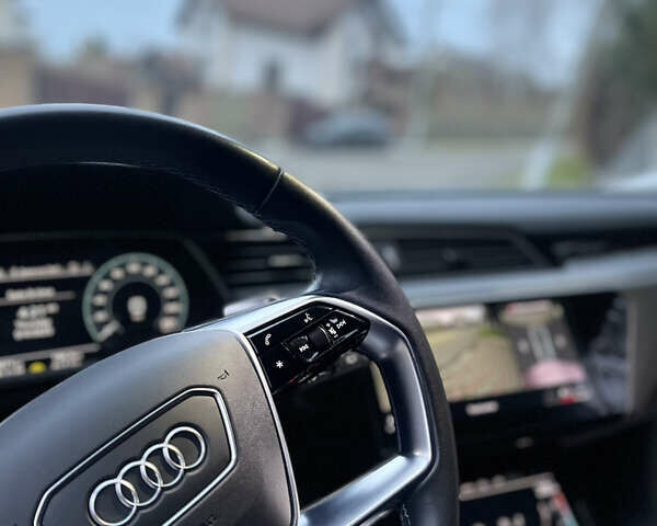 Серый Ауди E-Tron, объемом двигателя 0 л и пробегом 74 тыс. км за 37500 $, фото 35 на Automoto.ua