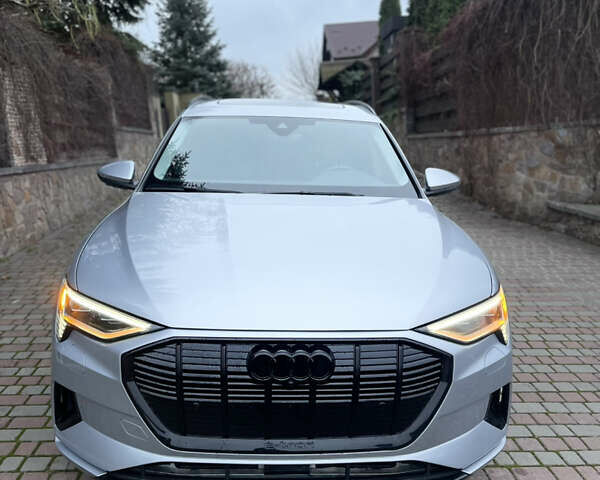 Серый Ауди E-Tron, объемом двигателя 0 л и пробегом 74 тыс. км за 37500 $, фото 6 на Automoto.ua