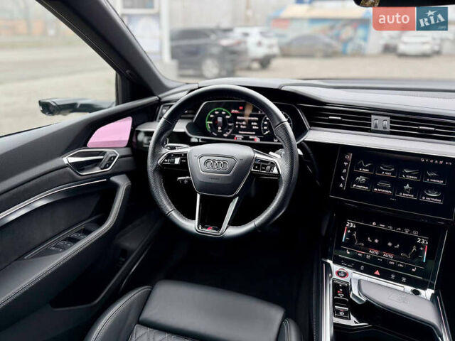 Серый Ауди E-Tron, объемом двигателя 0 л и пробегом 37 тыс. км за 49500 $, фото 45 на Automoto.ua