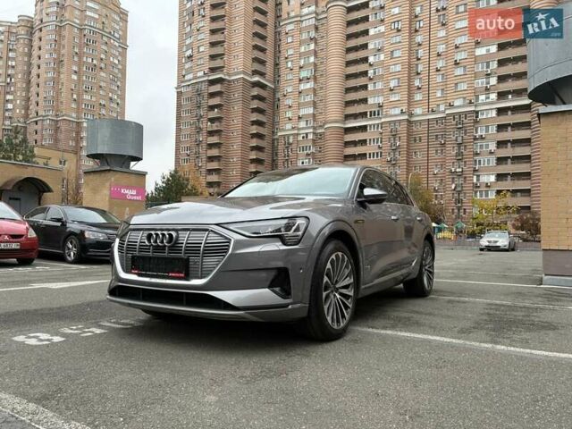 Серый Ауди E-Tron, объемом двигателя 0 л и пробегом 112 тыс. км за 31900 $, фото 27 на Automoto.ua