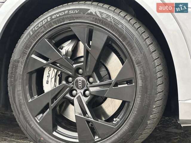Сірий Ауді E-Tron, об'ємом двигуна 0 л та пробігом 80 тис. км за 39900 $, фото 43 на Automoto.ua
