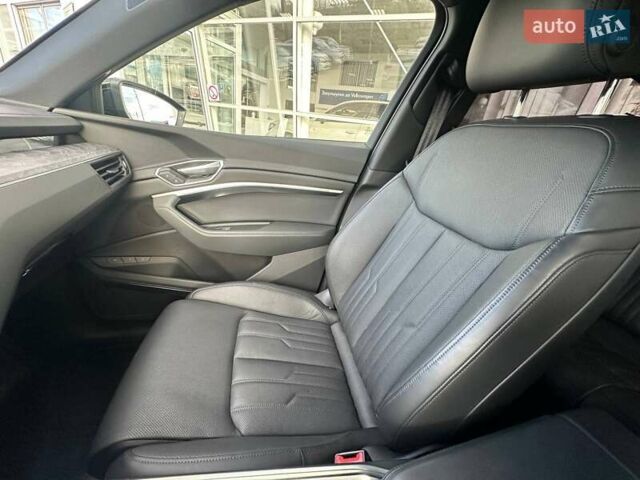 Сірий Ауді E-Tron, об'ємом двигуна 0 л та пробігом 27 тис. км за 53990 $, фото 33 на Automoto.ua