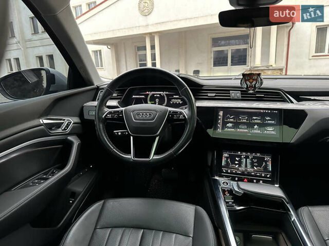 Сірий Ауді E-Tron, об'ємом двигуна 0 л та пробігом 80 тис. км за 39900 $, фото 32 на Automoto.ua